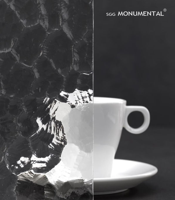 Monumental_M_Tasse